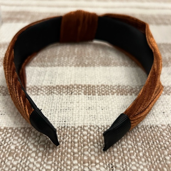 SOLD- 4 Knot Headbands - Picture 13 of 15